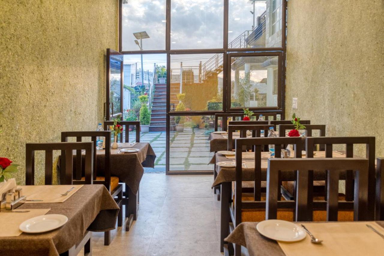 ホテル The Walnut Creek Bhīm Tāl エクステリア 写真