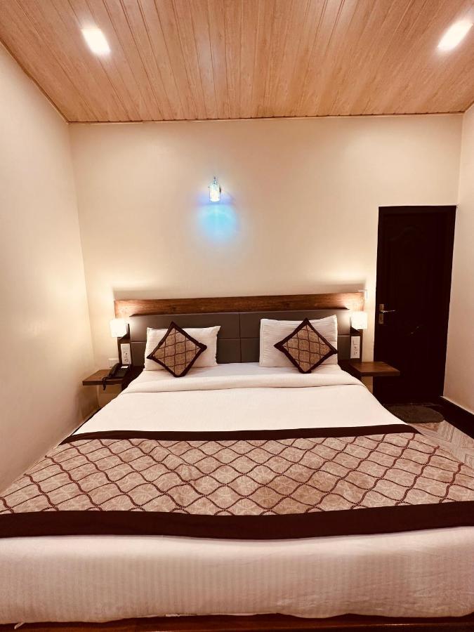 ホテル The Walnut Creek Bhīm Tāl エクステリア 写真
