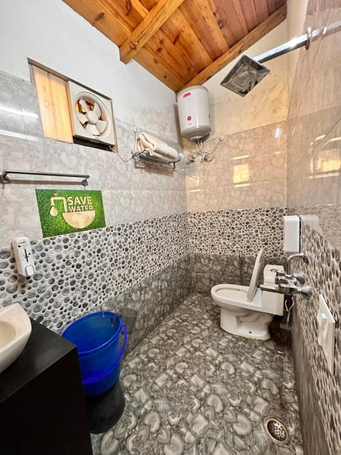ホテル The Walnut Creek Bhīm Tāl エクステリア 写真