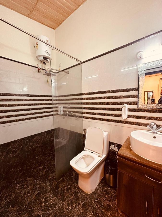 ホテル The Walnut Creek Bhīm Tāl エクステリア 写真